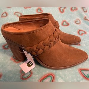 Universal trend memory foam heels brand new super comfortable